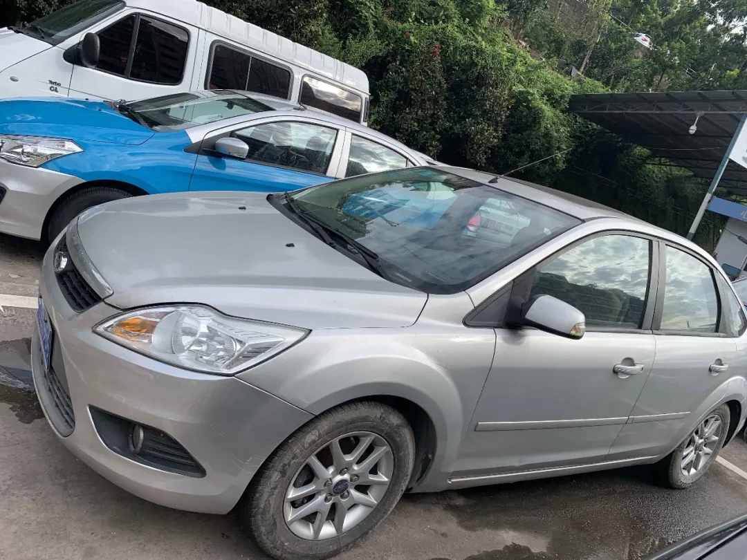 公開拍賣?？怂?、上海別克牌機動車